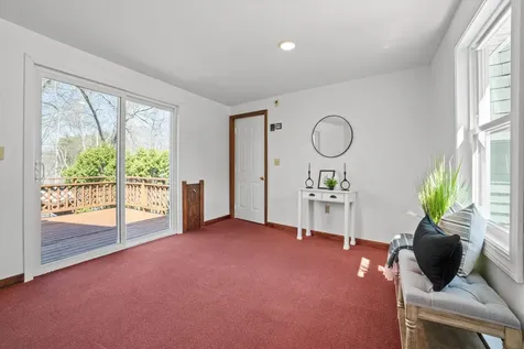 17 Cindy Drive Nashua NH 03062