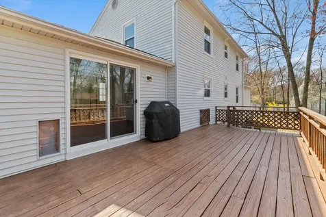 17 Cindy Drive Nashua NH 03062