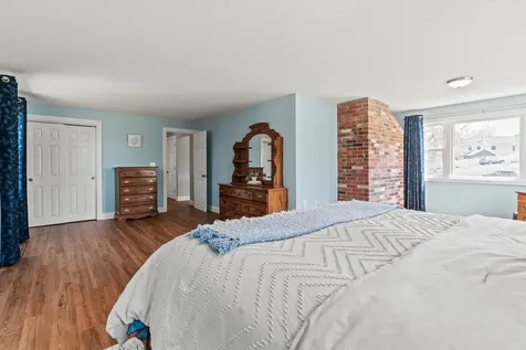17 Cindy Drive Nashua NH 03062