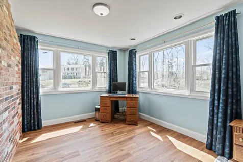 17 Cindy Drive Nashua NH 03062