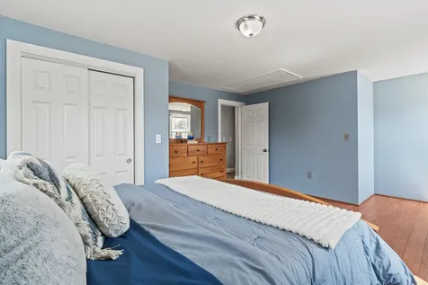 17 Cindy Drive Nashua NH 03062