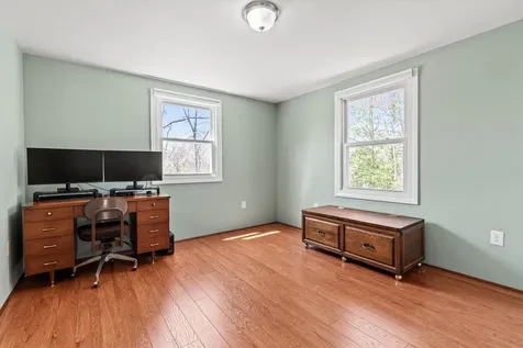 17 Cindy Drive Nashua NH 03062