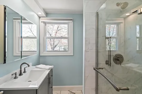 17 Cindy Drive Nashua NH 03062