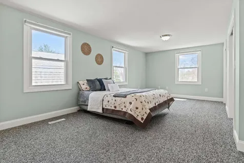 17 Cindy Drive Nashua NH 03062