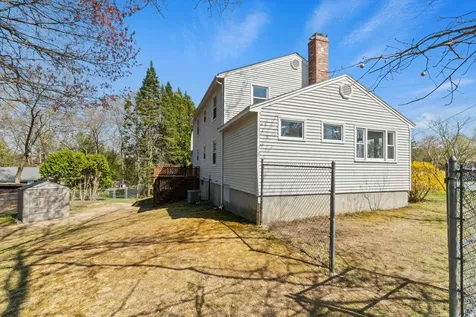 17 Cindy Drive Nashua NH 03062