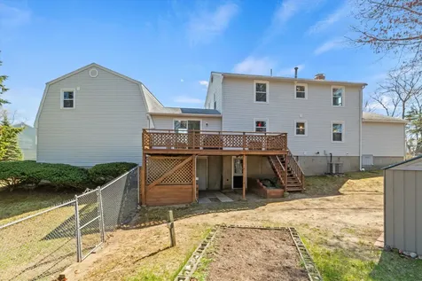 17 Cindy Drive Nashua NH 03062