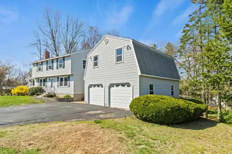 17 Cindy Drive Nashua NH 03062