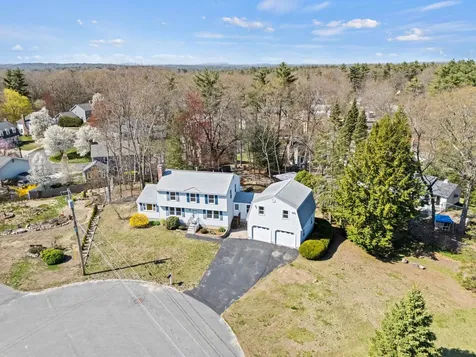 17 Cindy Drive Nashua NH 03062