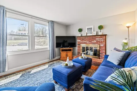 17 Cindy Drive Nashua NH 03062