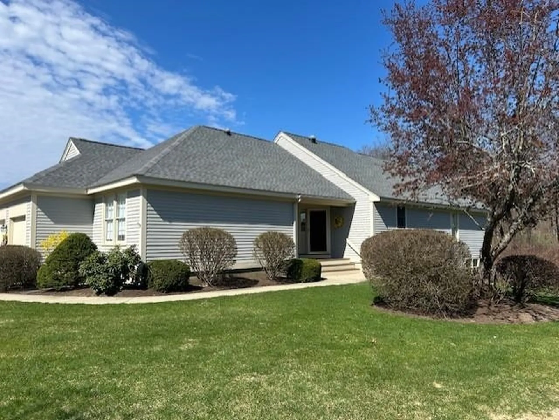 33 Pebble Beach Drive Bedford NH 03110