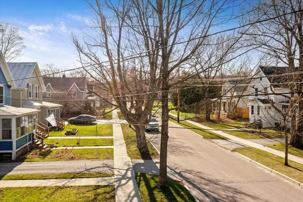 25 Diamond Street St. Albans City VT 05478