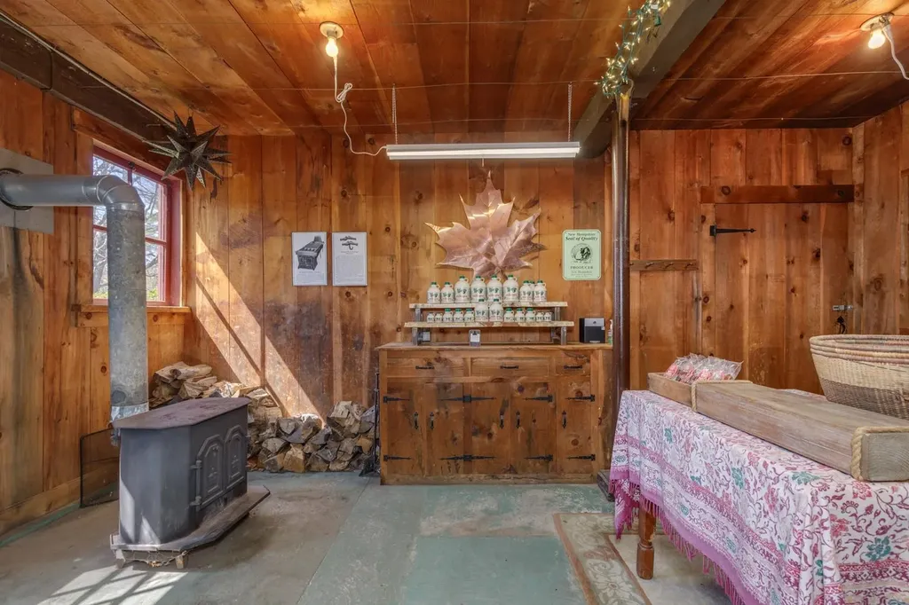 1038 Hopkinton Road Hopkinton NH 03229