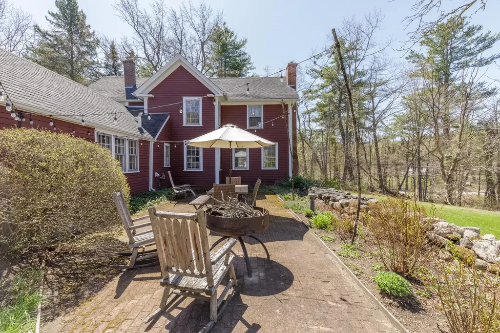 1038 Hopkinton Road Hopkinton NH 03229