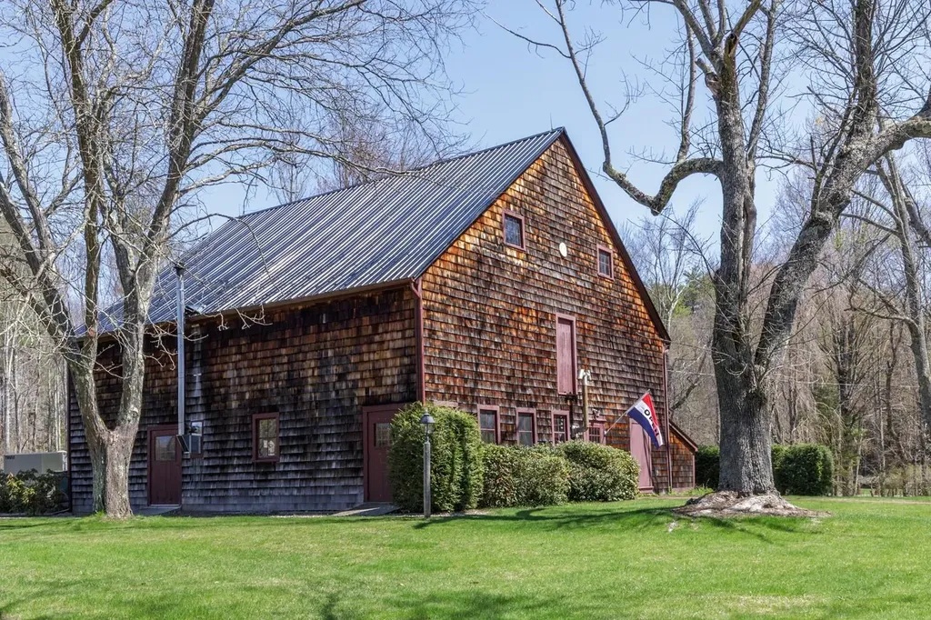 1038 Hopkinton Road Hopkinton NH 03229