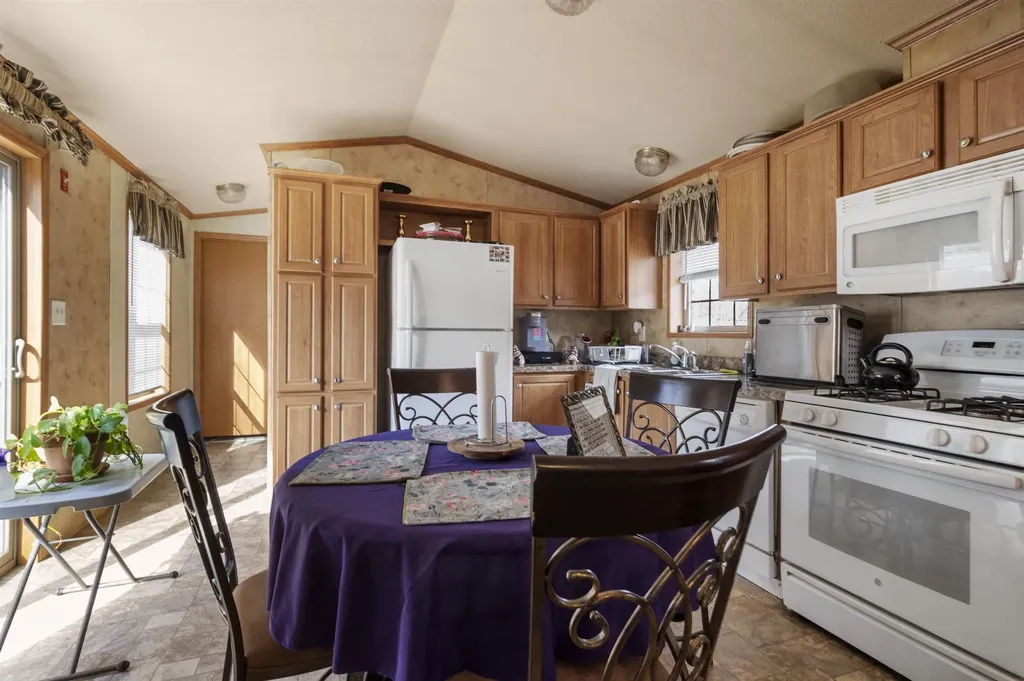 15 Trailer Avenue Conway NH 03818