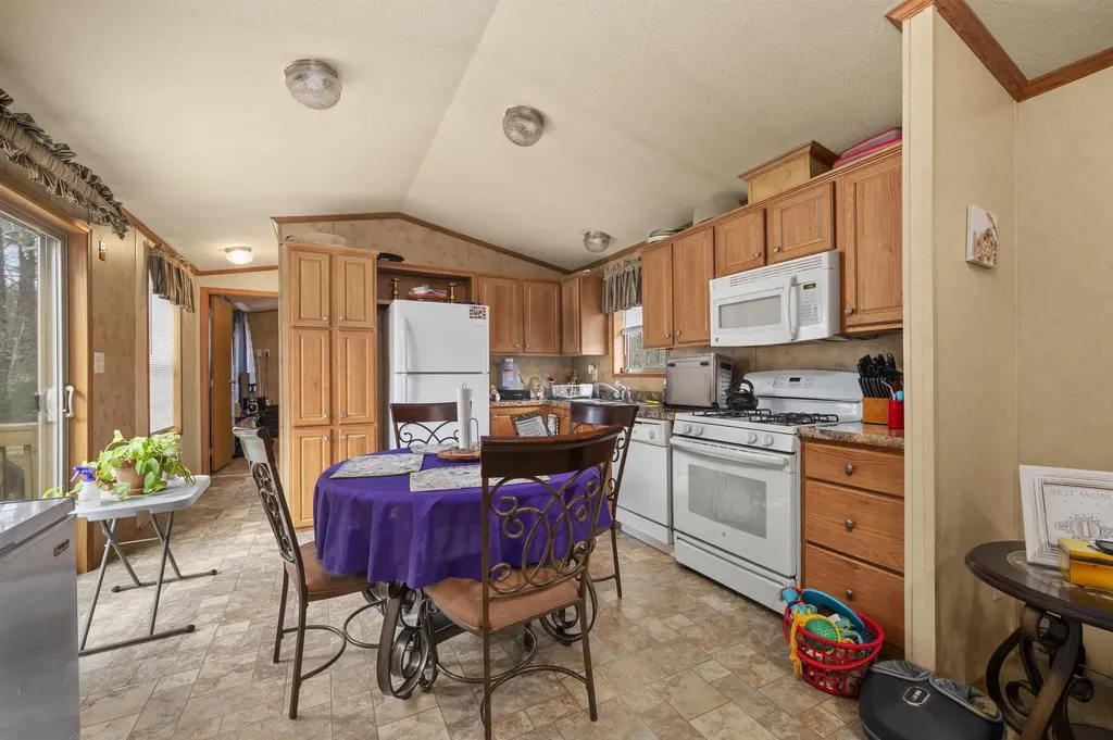 15 Trailer Avenue Conway NH 03818