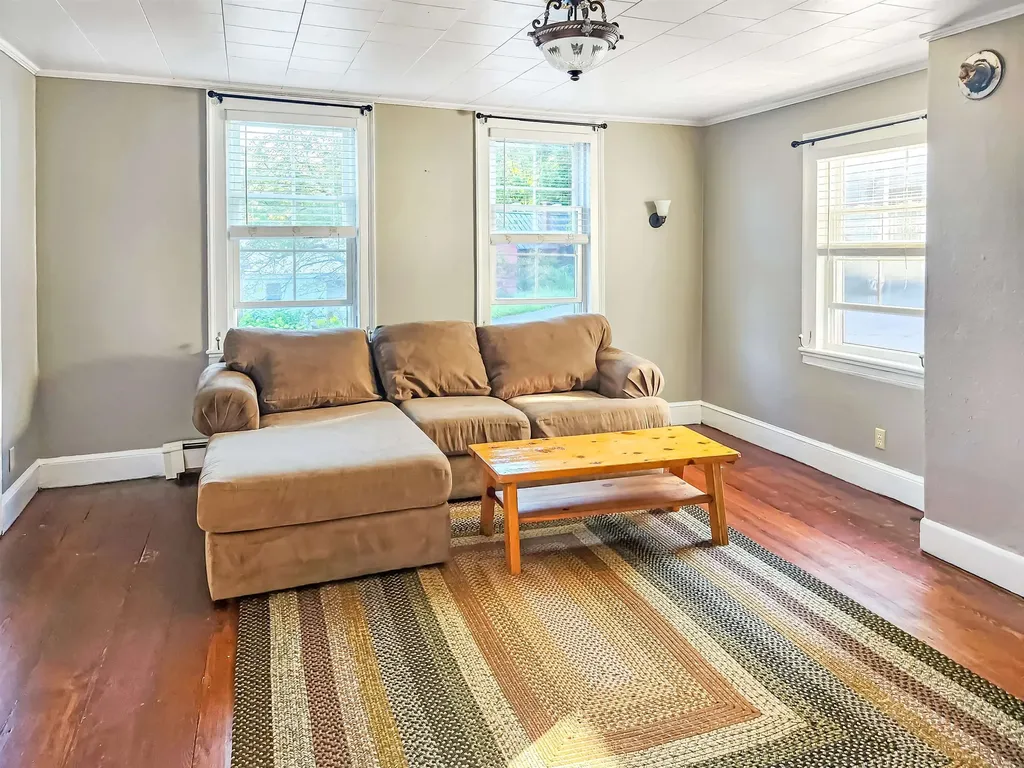 81 High Street Cavendish VT 05142