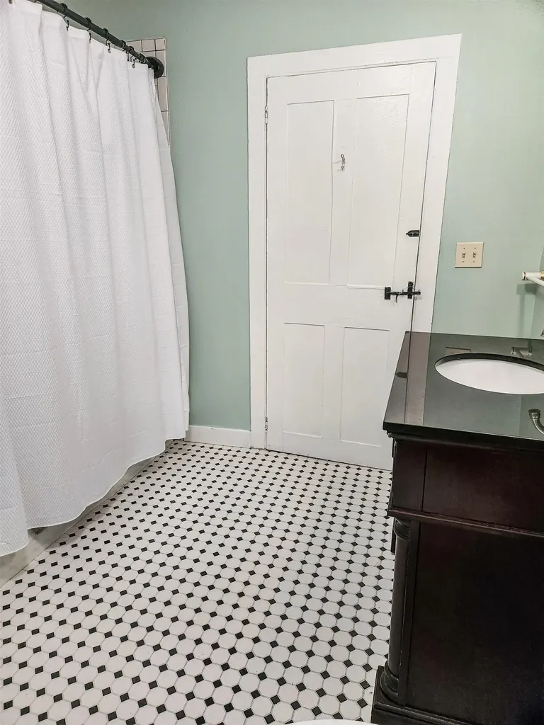 81 High Street Cavendish VT 05142