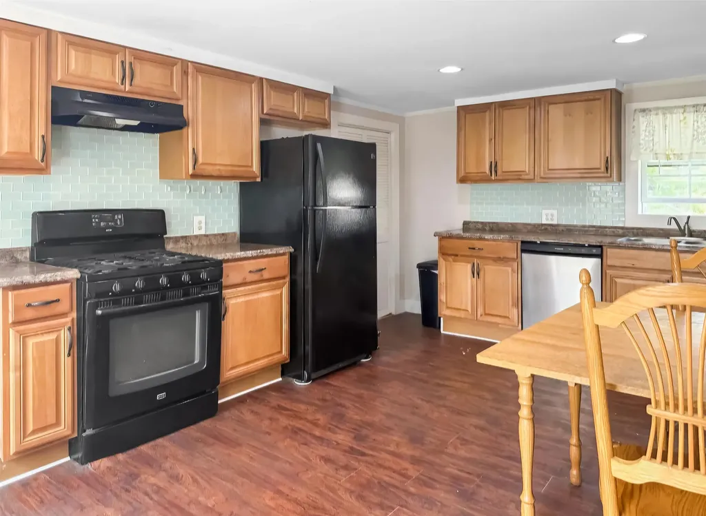 81 High Street Cavendish VT 05142