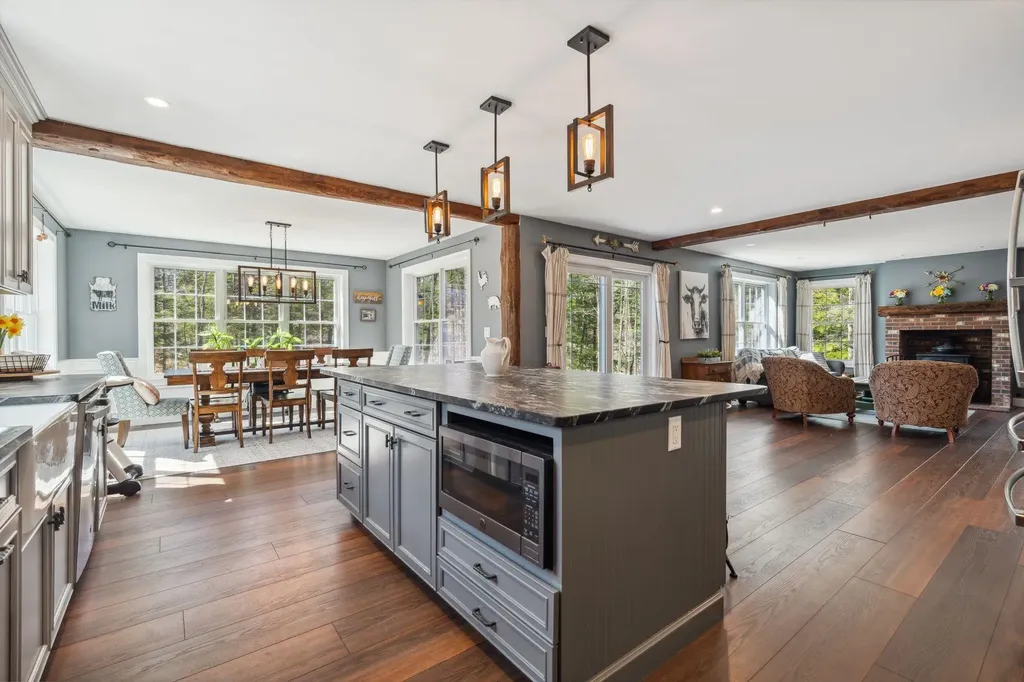 19 Shady Hill Road Weare NH 03281