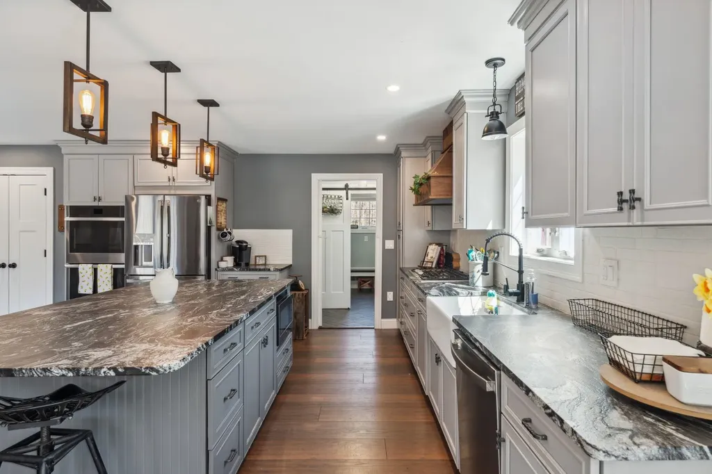 19 Shady Hill Road Weare NH 03281