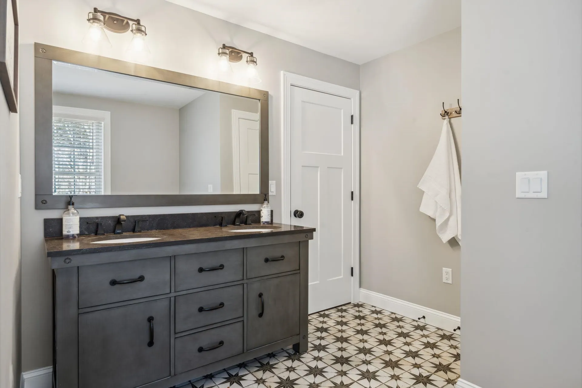 19 Shady Hill Road Weare NH 03281