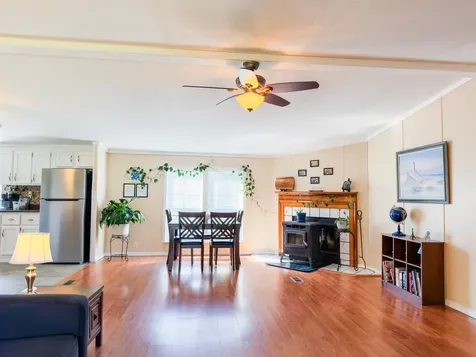 8 Cammett Drive Raymond NH 03077