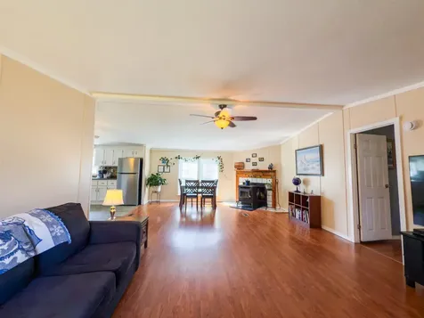 8 Cammett Drive Raymond NH 03077