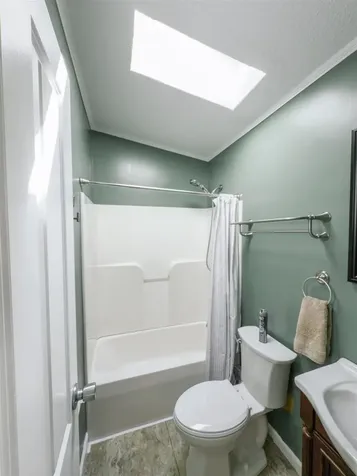 8 Cammett Drive Raymond NH 03077