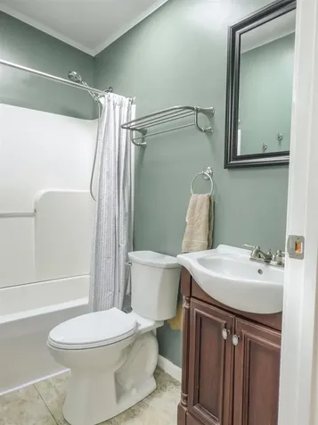 8 Cammett Drive Raymond NH 03077