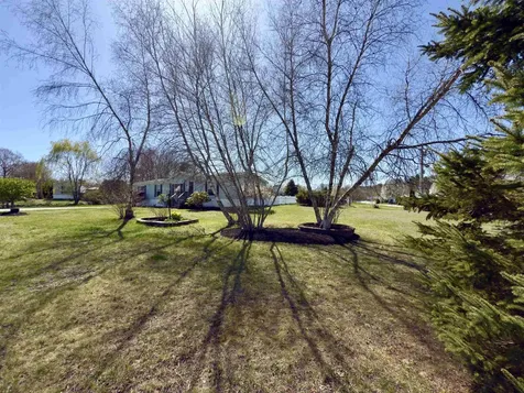 8 Cammett Drive Raymond NH 03077