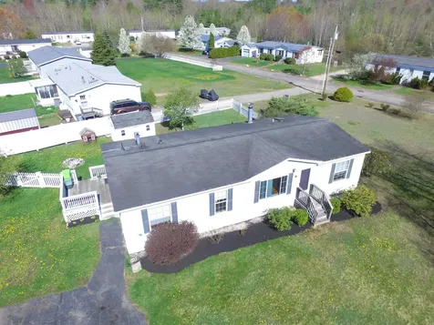 8 Cammett Drive Raymond NH 03077