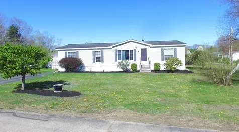 8 Cammett Drive Raymond NH 03077