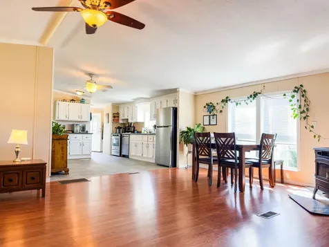 8 Cammett Drive Raymond NH 03077