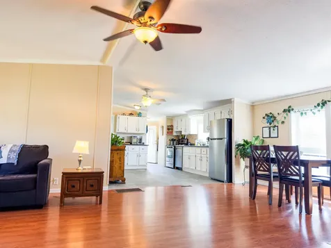 8 Cammett Drive Raymond NH 03077