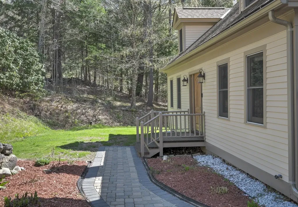 143 Peg Shop Road Keene NH 03431