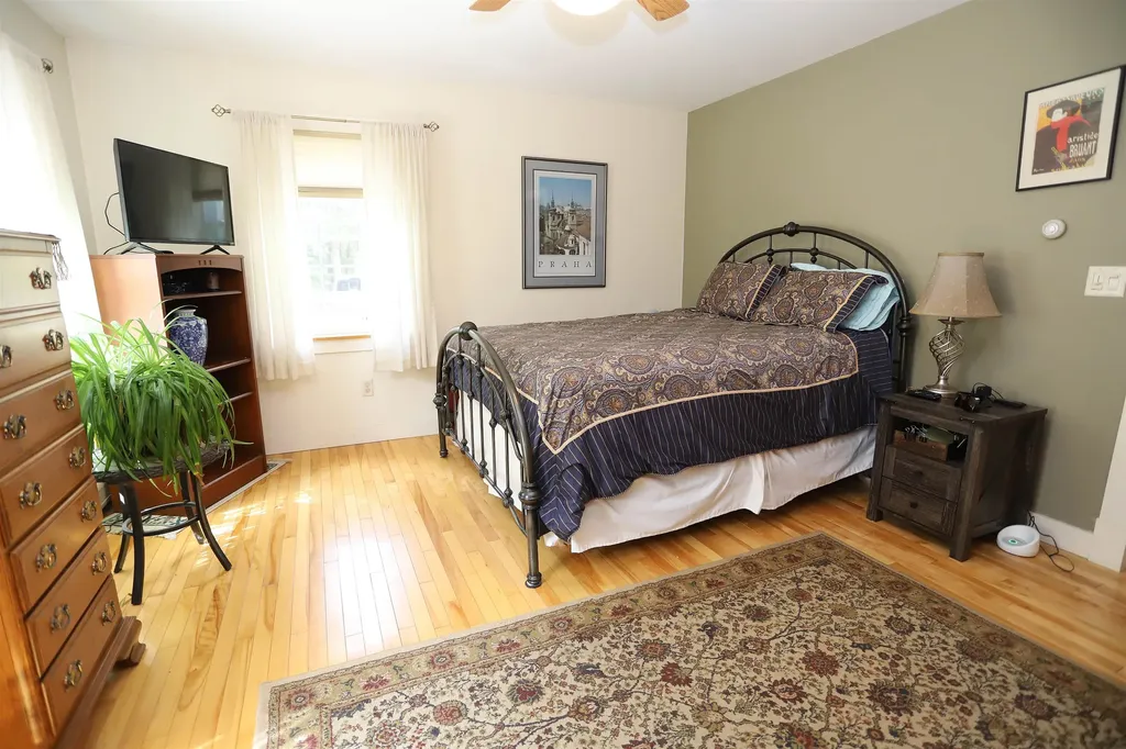 72 Clover Lane Newport City VT 05855