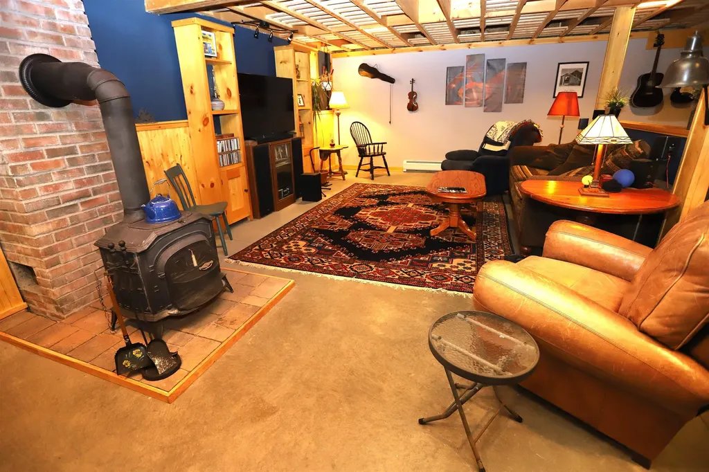 72 Clover Lane Newport City VT 05855