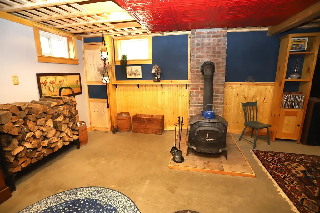 72 Clover Lane Newport City VT 05855