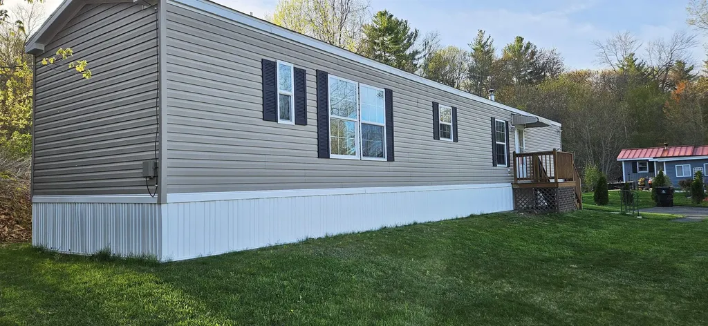 87 Mobile Drive Hudson NH 03051