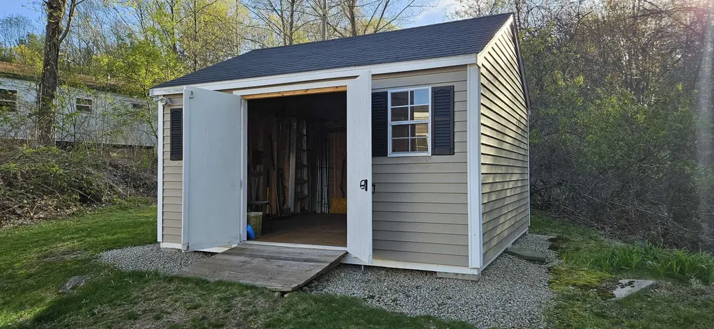 87 Mobile Drive Hudson NH 03051