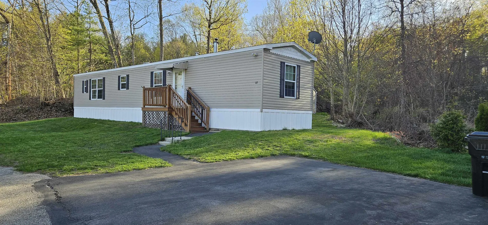 87 Mobile Drive Hudson NH 03051