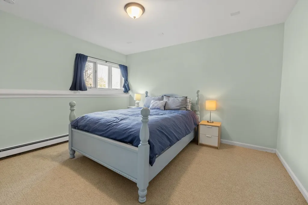 24 Chelsea Circle Lebanon NH 03784