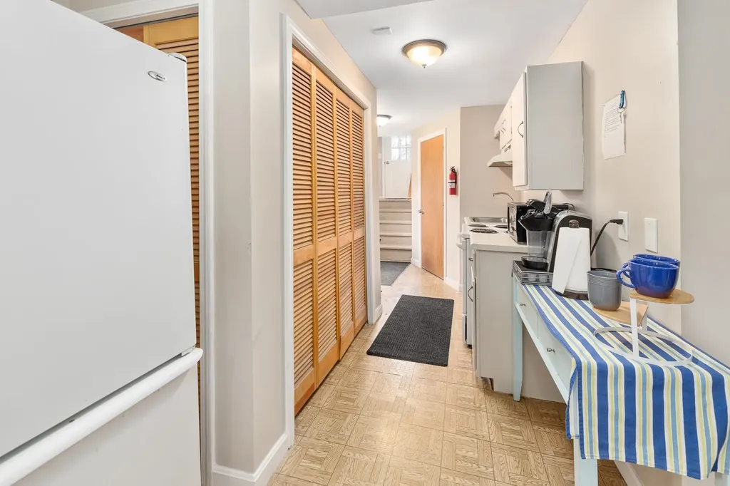 24 Chelsea Circle Lebanon NH 03784