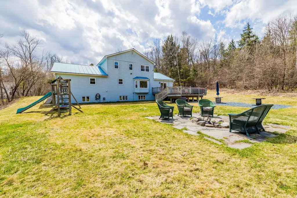 24 Chelsea Circle Lebanon NH 03784