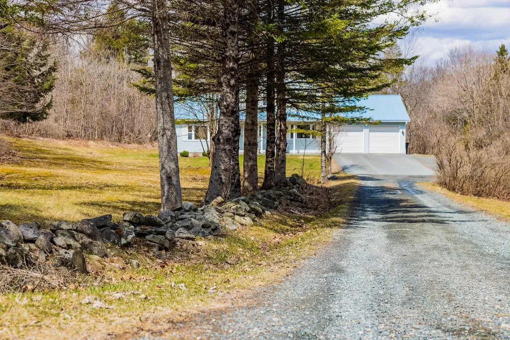 24 Chelsea Circle Lebanon NH 03784