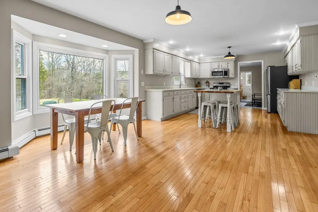 24 Chelsea Circle Lebanon NH 03784