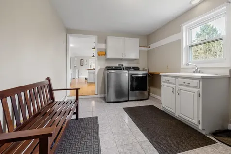 24 Chelsea Circle Lebanon NH 03784