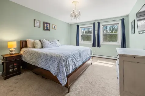 24 Chelsea Circle Lebanon NH 03784