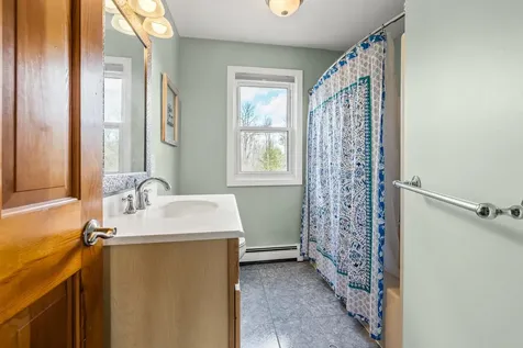 24 Chelsea Circle Lebanon NH 03784